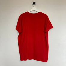 Charger l&#39;image dans la galerie,     t-shirt-vintage-homme-rouge-a-imprime-usa
