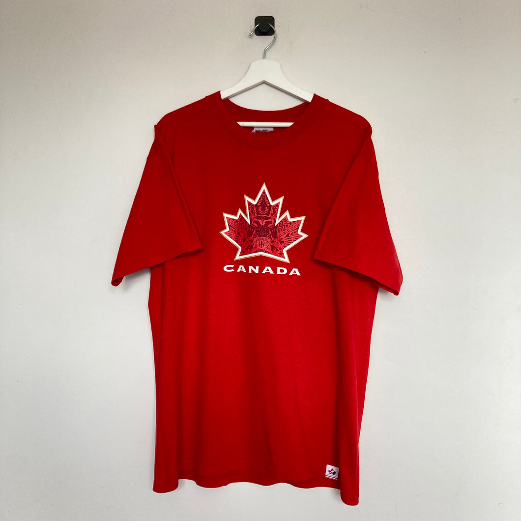     t-shirt-vintage-homme-rouge-imprime-motif-canada